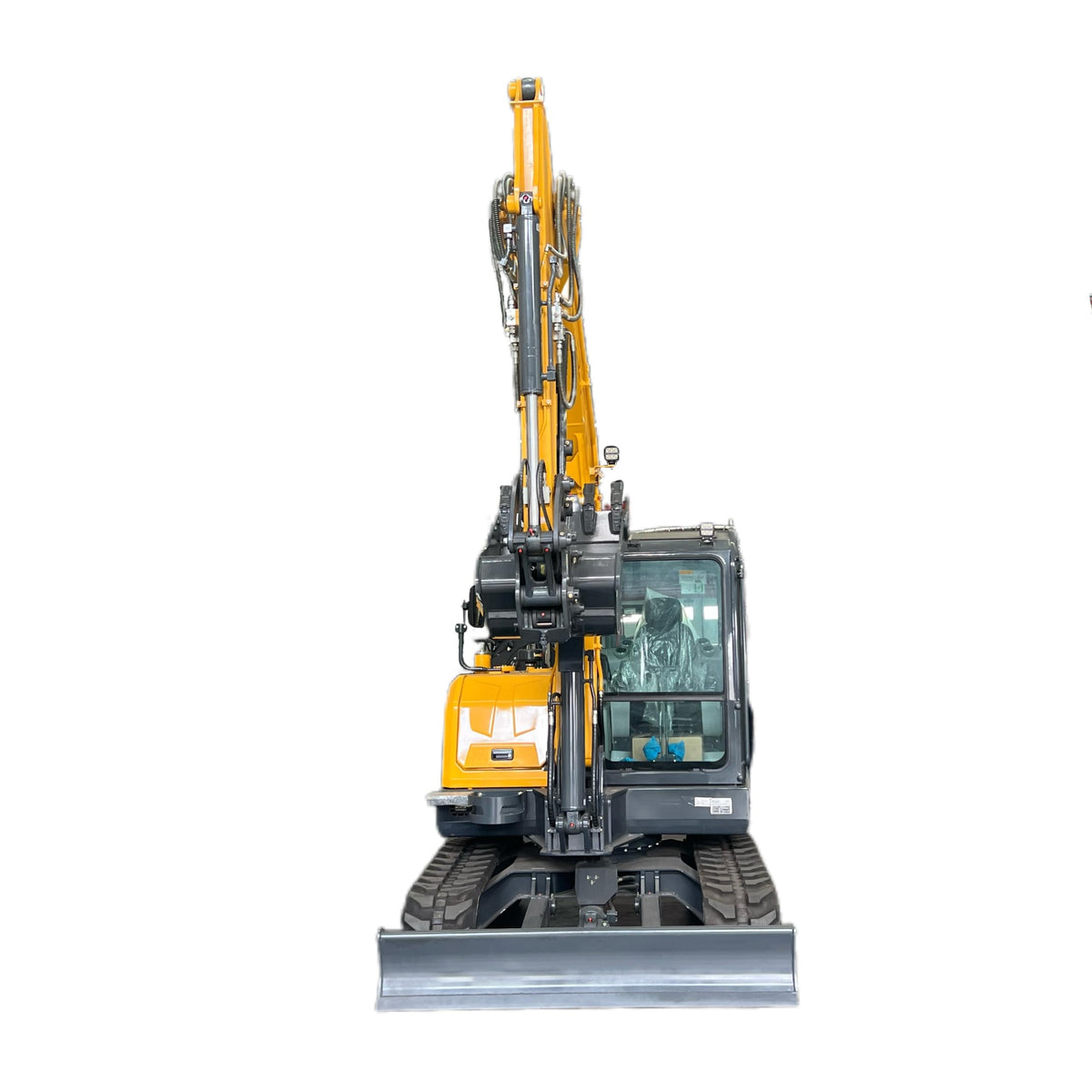 6 Ton Kubota Diesel Engine Excavator W/ Enclosed Cab & Pilot Control | STE75