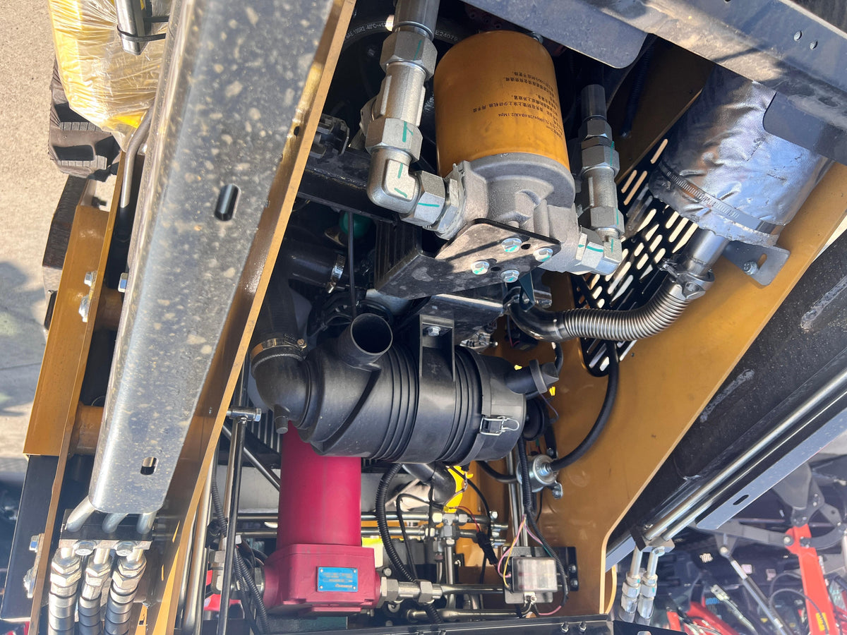 1.4 Ton, Kubota Diesel Engine 27HP Mini Skid Steer | KKT27
