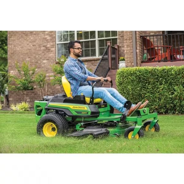 Z315E 20 HP Gas Zero-Turn Mower 106.7cm BG21130